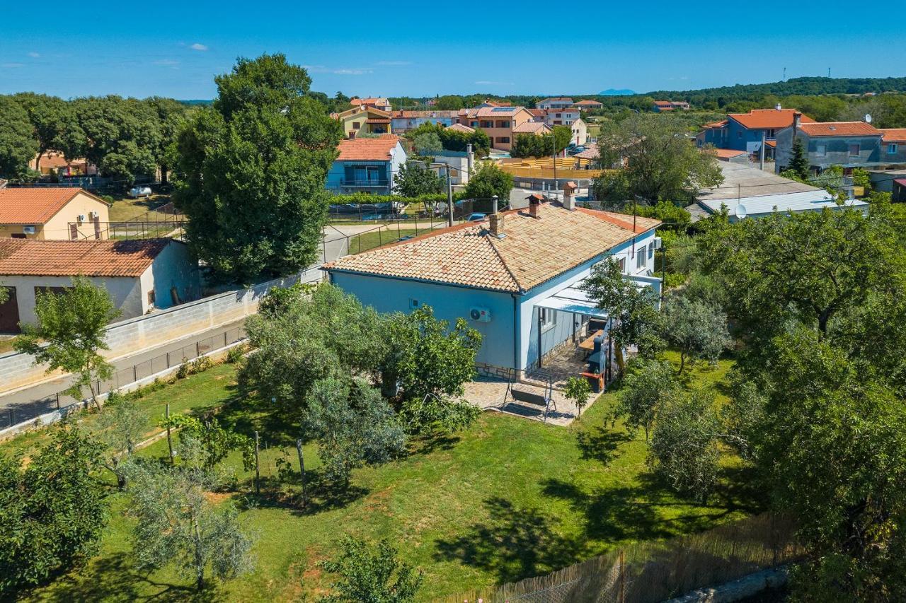 Holiday House Chill Out Loborika Pula 6 Persons Marčana Eksteriør billede